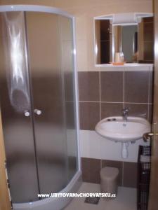 Ferienwohnungen Sunny Trpanj foto 3