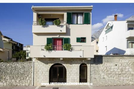 Maja Ševelj - Haus 1 Tucepi Kroatien