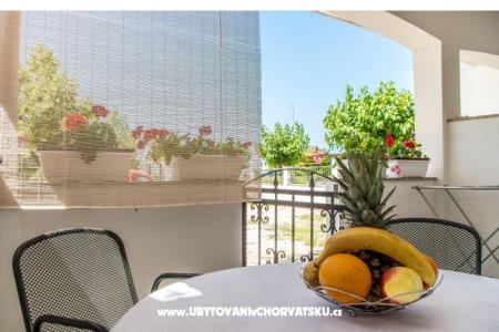 Sea Breeze apartments Tucepi Kroatien