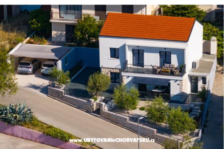Haus s pogledom na more Antivo foto 2
