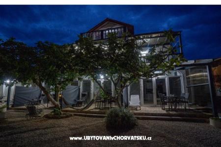 Ferienwohnungen Villa Agape Vir foto 3