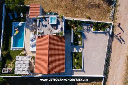Ferienhaus  Diana +pool+jacuzzi foto 2