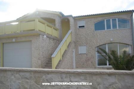 APARTMAN foto 2