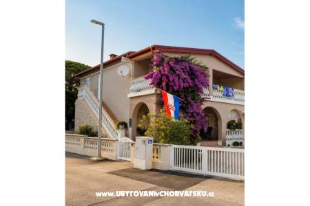 ZELIC FAMILY VIR Insel Vir Kroatien