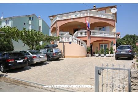 Appartements Ćosić  Vodice Kroatien