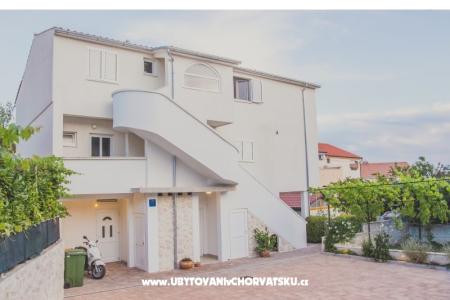 Appartements Ines Vodice Kroatien