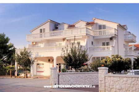 Appartements Maleš Vodice Kroatien