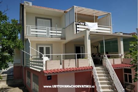 Appartements Milan Vodice Kroatien