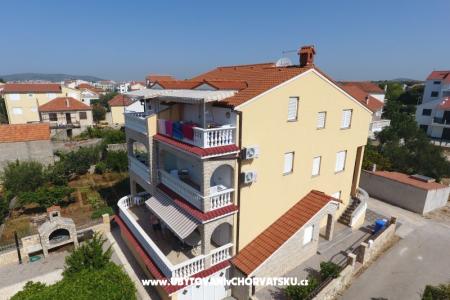 Appartements Zeko Vodice Kroatien
