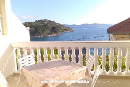 Appartement Ivan (15m from  beach) Vodice Kroatien