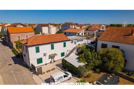 Vila Dinka Vodice Kroatien