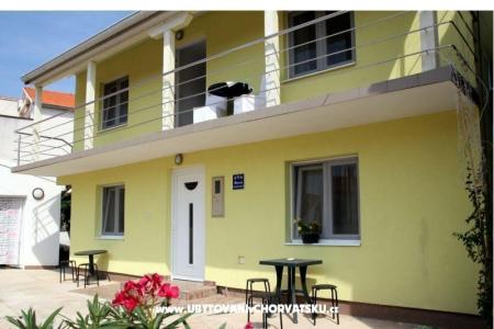 Vila Sara Vodice Kroatien