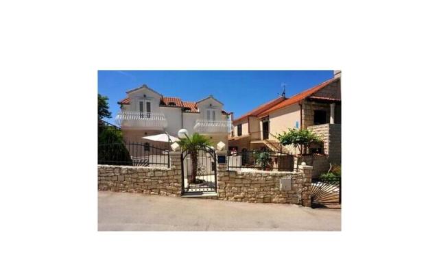 Appartements Bera, Julie i Edi - Unterkunft Insel Brac Kroatien