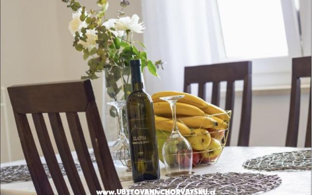 Appartements Toni - Unterkunft Dugi Rat Kroatien