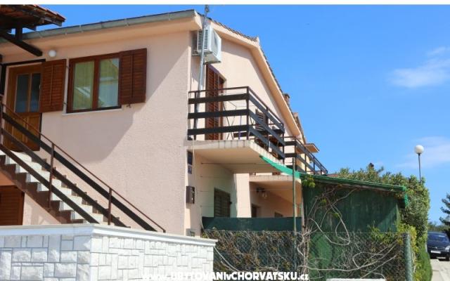 Apartment Dona - Unterkunft Fazana Kroatien