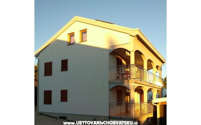 Appartements Lukić - Unterkunft Sv. Filip i Jakov Kroatien