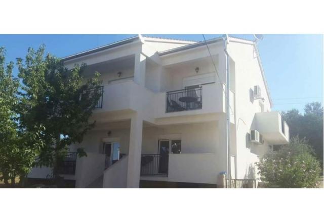 Appartements Paula - Unterkunft Sv. Filip i Jakov Kroatien