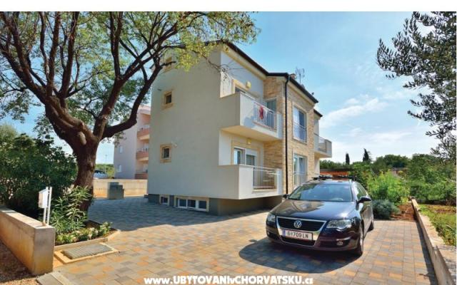Appartements Pobi - Unterkunft Sv. Filip i Jakov Kroatien