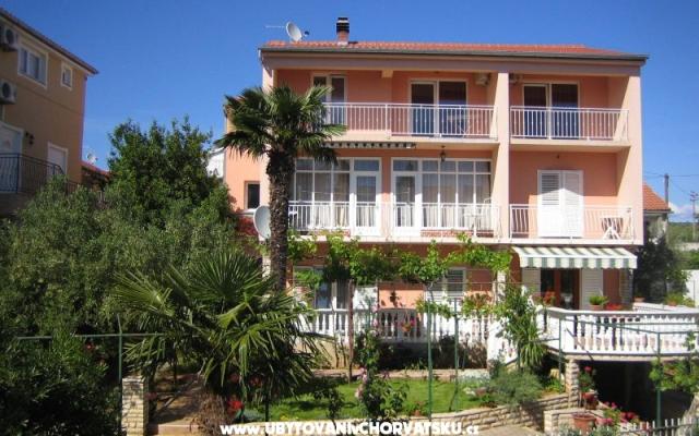 Appartements Roje Sv. Filip i Jakov - Unterkunft Sv. Filip i Jakov Kroatien