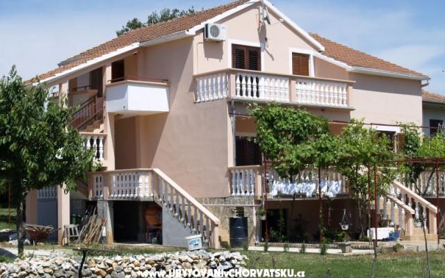Appartements Santini - Unterkunft Sv. Filip i Jakov Kroatien