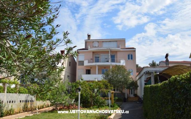 Cvita Haus Ferienwohnungen - Unterkunft Sv. Filip i Jakov Kroatien