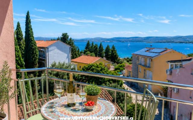 Villa Casablanca  - Unterkunft Sv. Filip i Jakov Kroatien