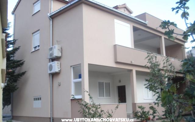 Apartment Mira 5+2 - Unterkunft Kastela Kroatien