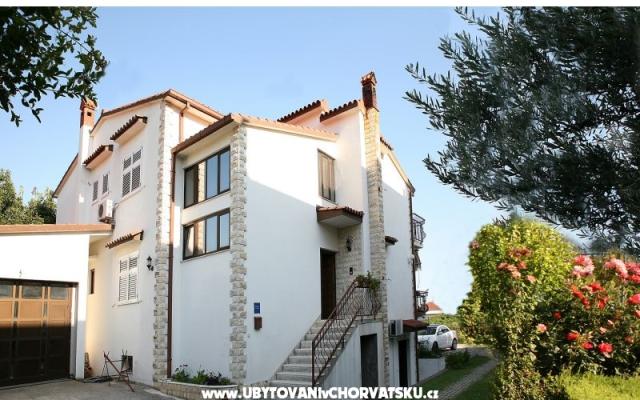 Appartements Božana - Unterkunft Kastela Kroatien