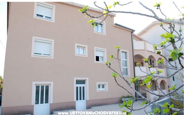 Appartements Brnas - Unterkunft Kastela Kroatien
