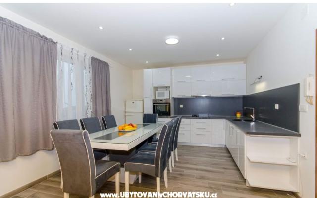 Appartement Viki - Unterkunft Kastela Kroatien