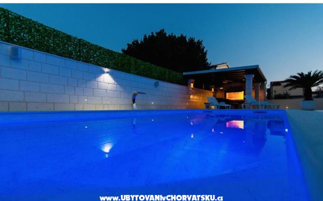 Villa Aurora Kastela - Unterkunft Kastela Kroatien