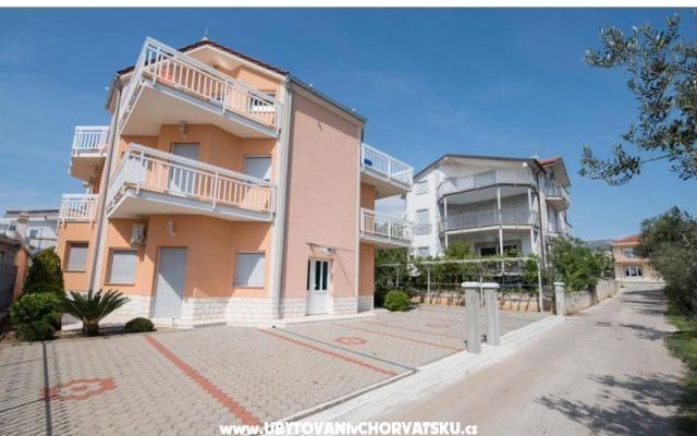 Villa Diva Ferienwohnungen - Unterkunft Kastela Kroatien