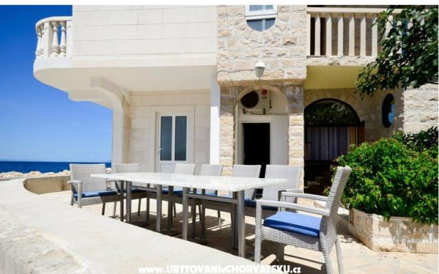 Haus MIRA - Unterkunft Makarska Kroatien