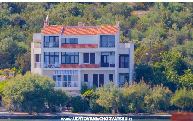 Appartements Neves - Unterkunft Marina - Trogir Kroatien