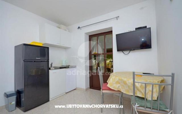 Ferienwohnungen Botica - Unterkunft Marina - Trogir Kroatien