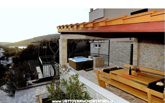 Ferienhaus - Mirna vala - Unterkunft Marina - Trogir Kroatien
