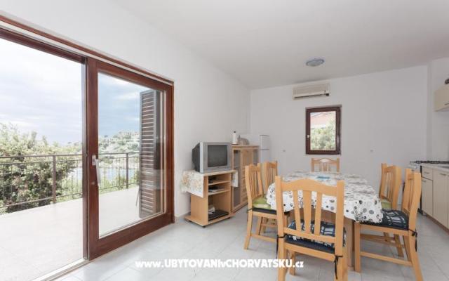 Ferienhaus Taraš - Unterkunft Marina - Trogir Kroatien
