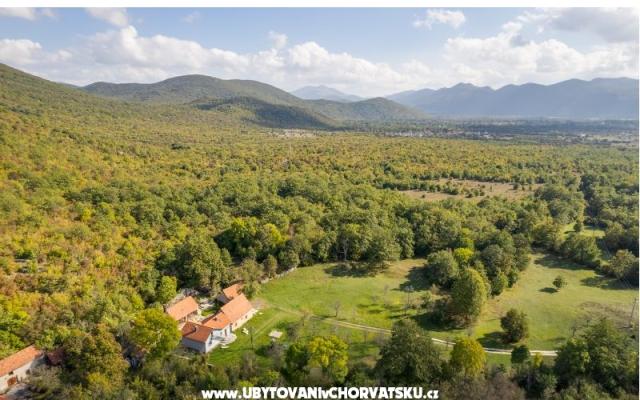 Secret forest house - Unterkunft Maslenica Kroatien