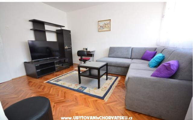 Apartment Maria - Unterkunft Omis Kroatien