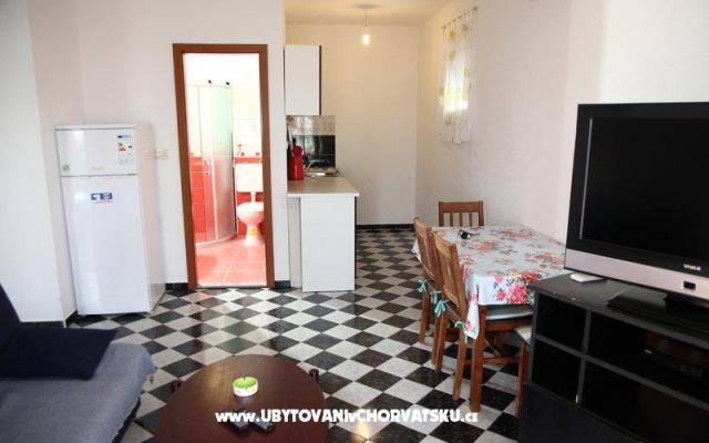 Appartements Dona - Unterkunft Omis Kroatien