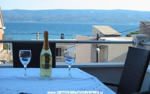 Appartements Jelović - Unterkunft Omis Kroatien