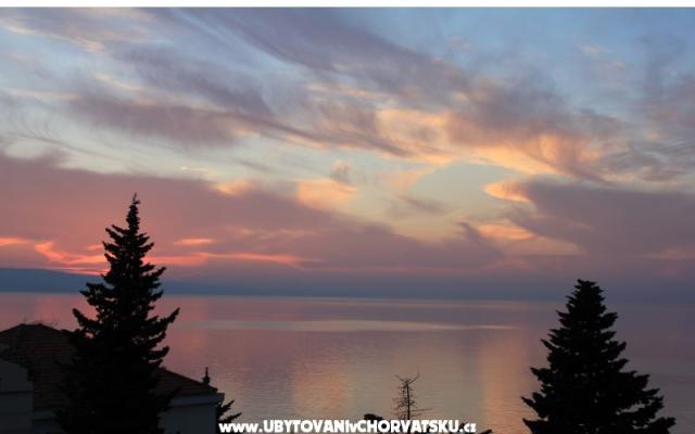Appartements Mihaljević - Unterkunft Omis Kroatien