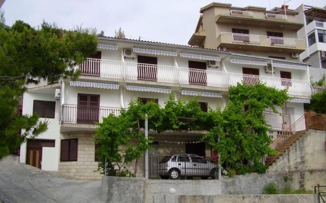Appartements Ruža - Unterkunft Omis Kroatien