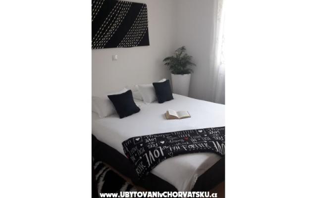 Appartements Sanja Rajić - Unterkunft Omis Kroatien