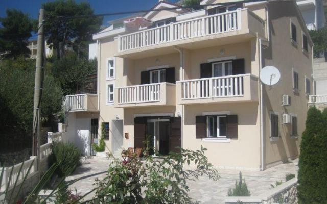 Appartements Villa Roza - Unterkunft Omis Kroatien