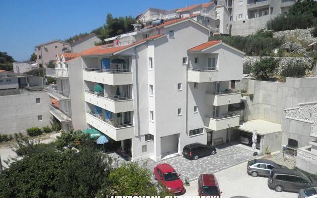 Ferienwohnungen Rica - Unterkunft Omis Kroatien