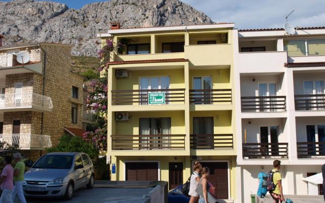 Ferienwohnungen Šarić - Unterkunft Omis Kroatien