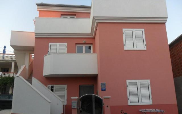 Apartment Damira - Unterkunft Pakostane Kroatien
