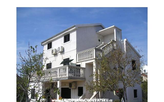 Appartements Mario - Unterkunft Pakostane Kroatien