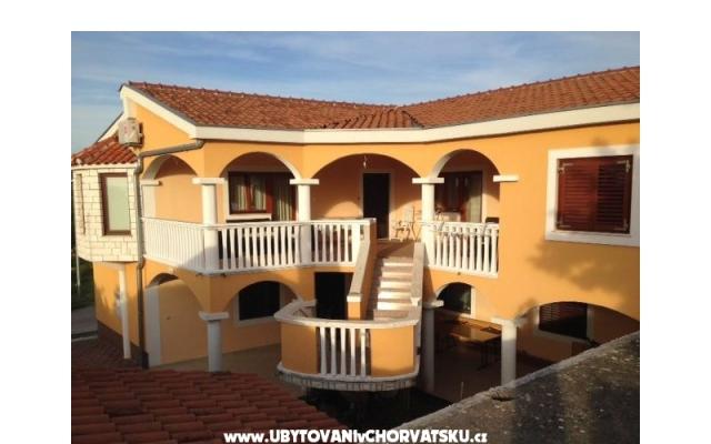 Appartements Petra - Unterkunft Pakostane Kroatien